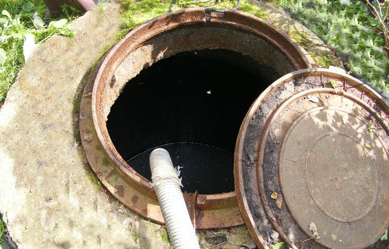 Откачка канализации ассенизаторской службой в СПб